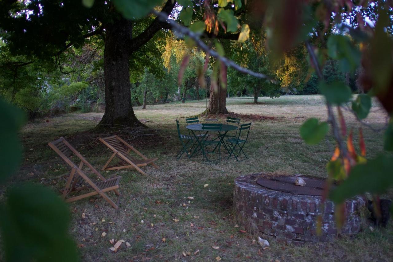 La Petite Maison Dans La Prairie Mézilles Εξωτερικό φωτογραφία