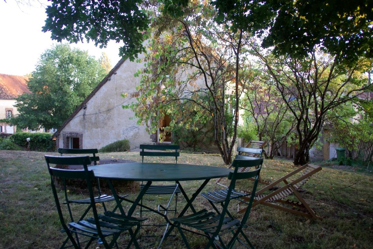 La Petite Maison Dans La Prairie Mézilles Εξωτερικό φωτογραφία