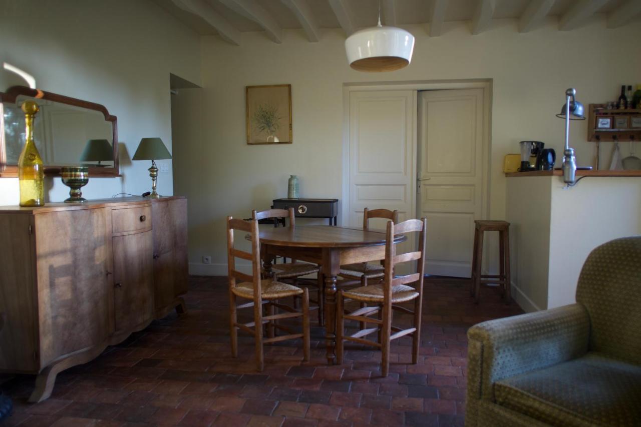 La Petite Maison Dans La Prairie Mézilles Εξωτερικό φωτογραφία